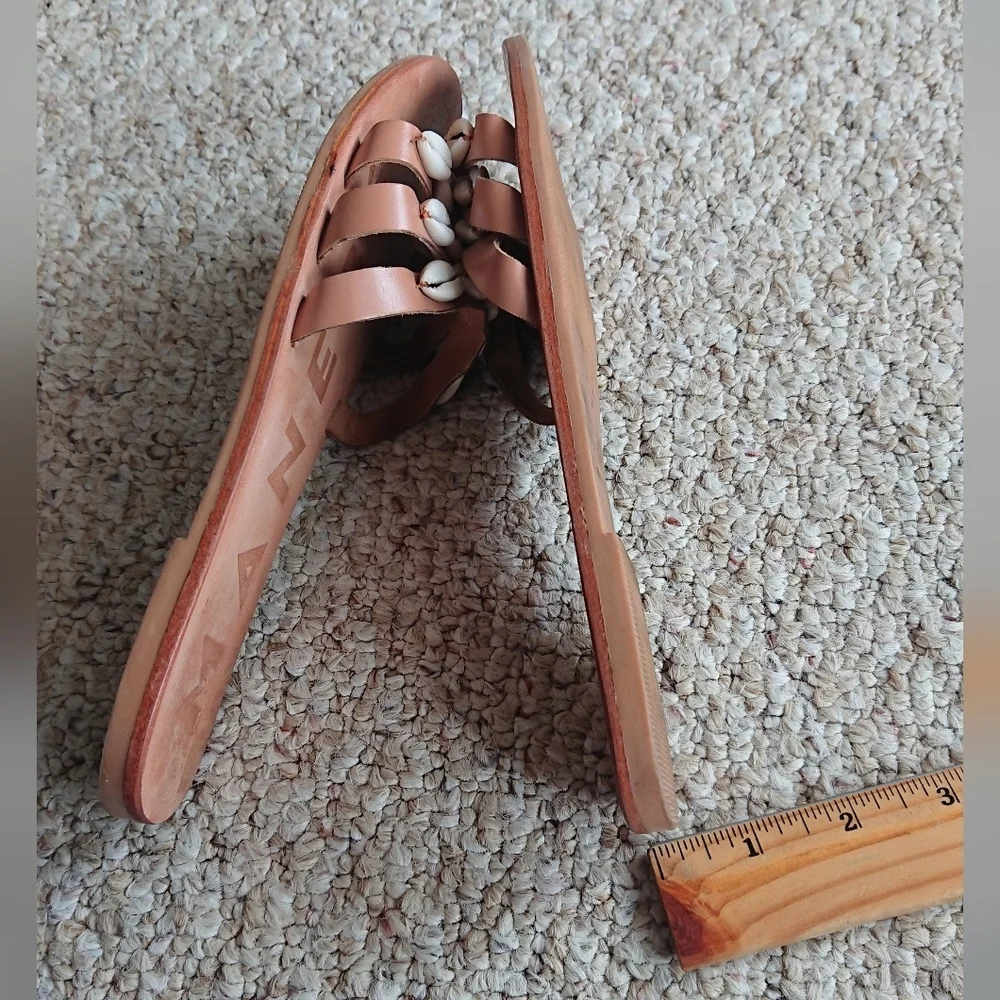 Manebí 'Ibiza' full grain leather and shells slides size 6.5